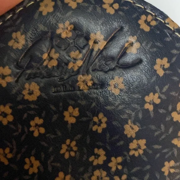 Patricia Nash wallet - Picture 2 of 5